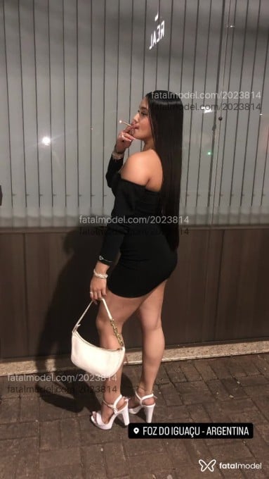 Acompanhante mulher com cabelo castanho de olhos castanhos - Pandora Lima Acompanhante mulher com cabelo castanho de olhos castanhos - Pandora Lima