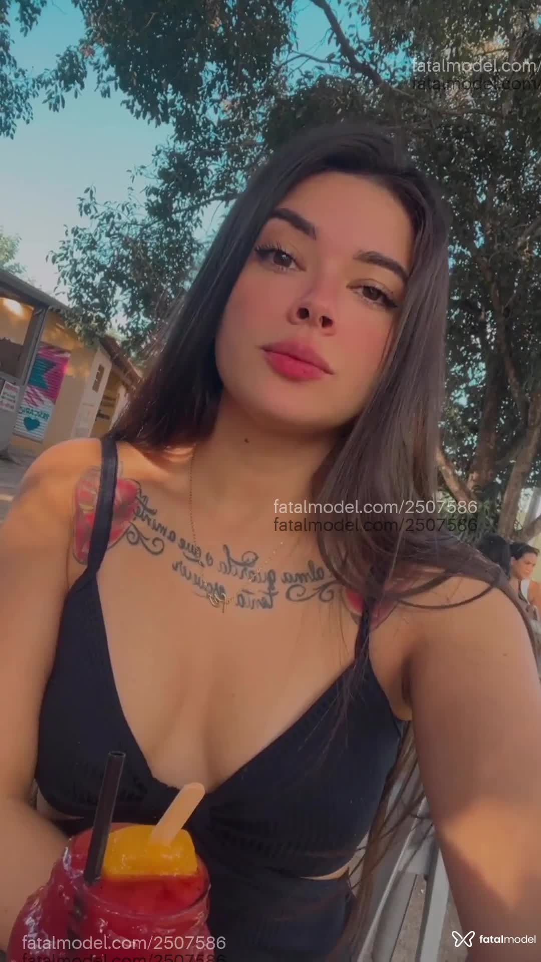 Acompanhante mulher com cabelo castanho de olhos mel em Piracicaba - Alice