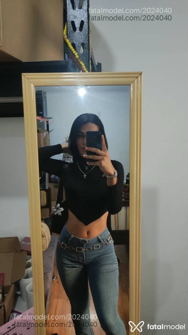 Acompanhante mulher trans morena (o) de olhos castanhos - Verônica