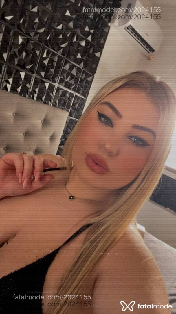 Acompanhante mulher loira (o) de olhos verdes - Manu
