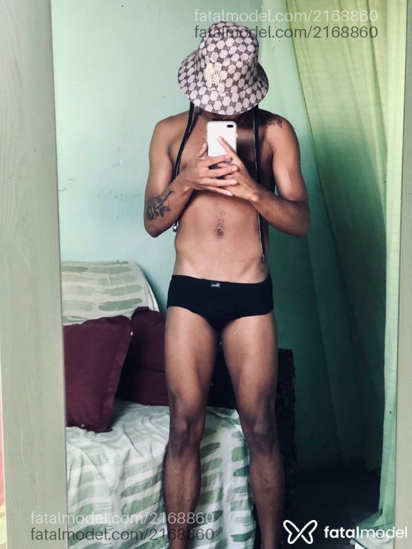Acompanhante homem morena (o) de olhos castanhos em Anicuns - Lipeprivadinho