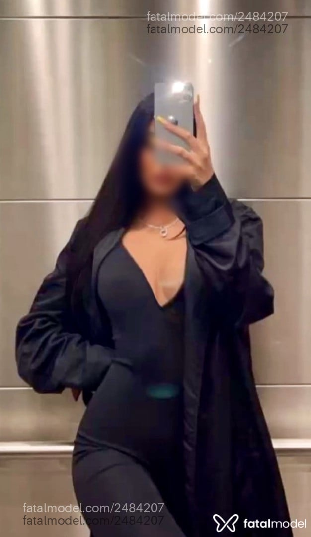 Acompanhante mulher morena (o) de olhos mel - Mirella