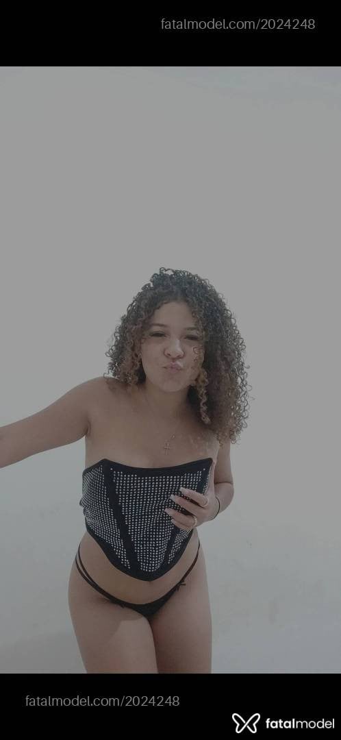 Acompanhante mulher ruiva (o) de olhos castanhos em Araguari - Yara Fernanda