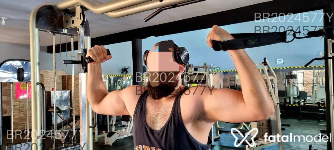 Acompanhante homem com cabelo castanho de olhos castanhos em Brasília Acompanhante homem com cabelo castanho de olhos castanhos em Brasília - Marcos Vinicius