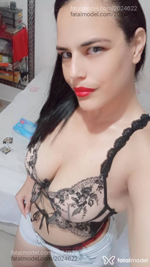 Acompanhante mulher morena (o) de olhos verdes - Lunar