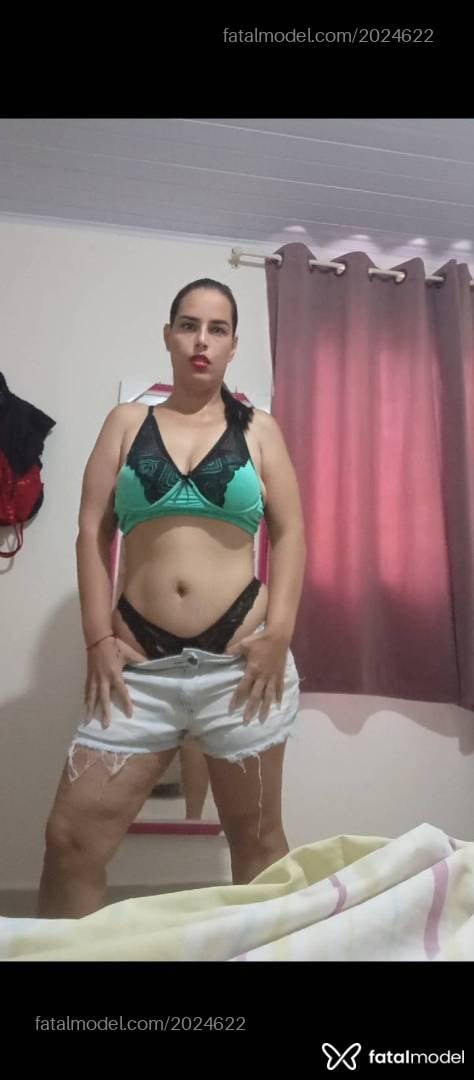 Acompanhante mulher morena (o) de olhos verdes - Lunar