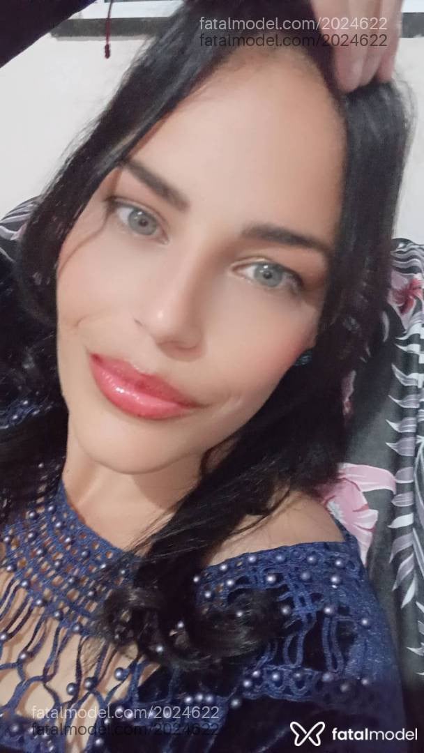 Acompanhante mulher morena (o) de olhos verdes - Lunar