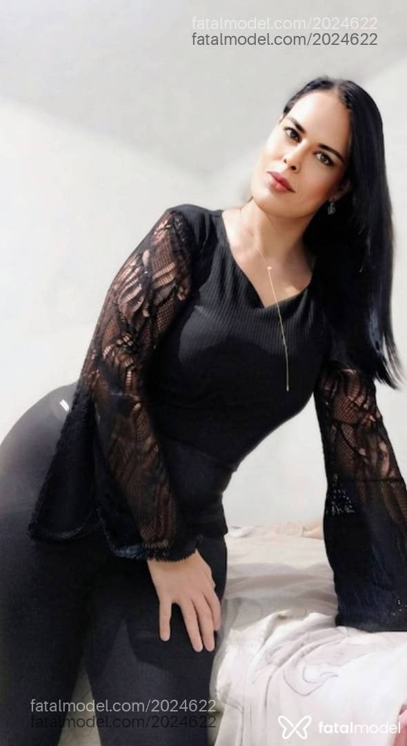 Acompanhante mulher morena (o) de olhos verdes - Lunar