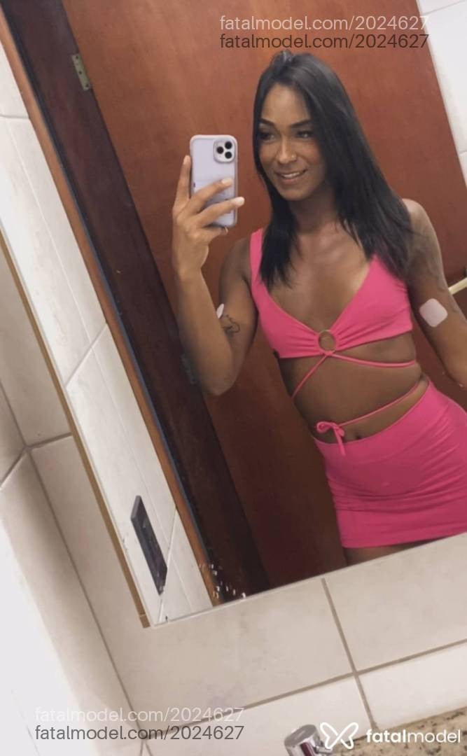 Acompanhante mulher trans morena (o) de olhos castanhos - Raphaella