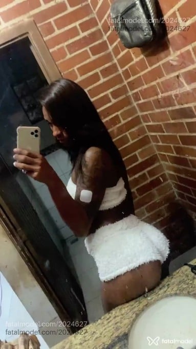 Acompanhante mulher trans morena (o) de olhos castanhos em Aparecida de Goiânia - Raphaella