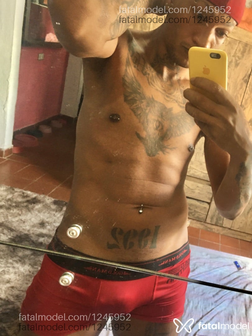 Acompanhante homem com cabelo castanho de olhos castanhos em São João da Boa Vista Acompanhante homem com cabelo castanho de olhos castanhos em São João da Boa Vista - Kayki Souza