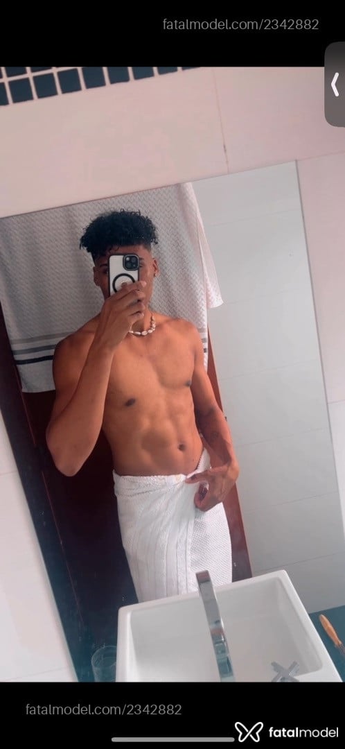 Acompanhante homem morena (o) de olhos pretos em São Paulo - Gustavo