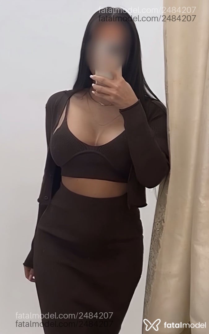 Acompanhante mulher morena (o) de olhos mel - Mirella