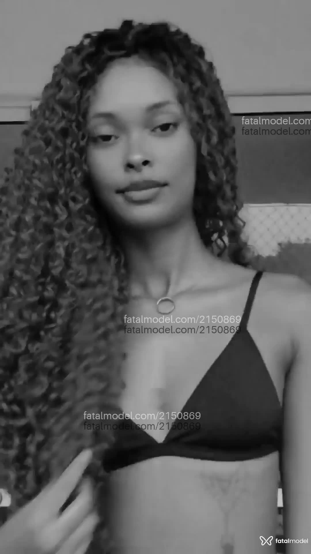 Acompanhante mulher morena (o) de olhos castanhos - Melanny Acompanhante mulher morena (o) de olhos castanhos - Melanny