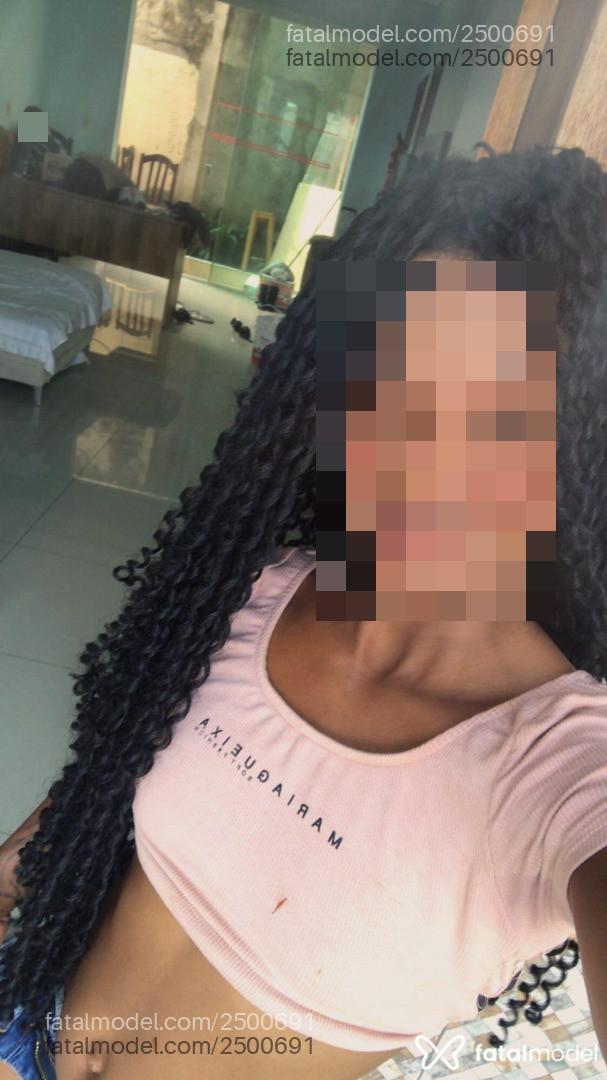 Acompanhante mulher com cabelo colorido de olhos pretos em Guaratuba Acompanhante mulher com cabelo colorido de olhos pretos em Guaratuba - Naylla