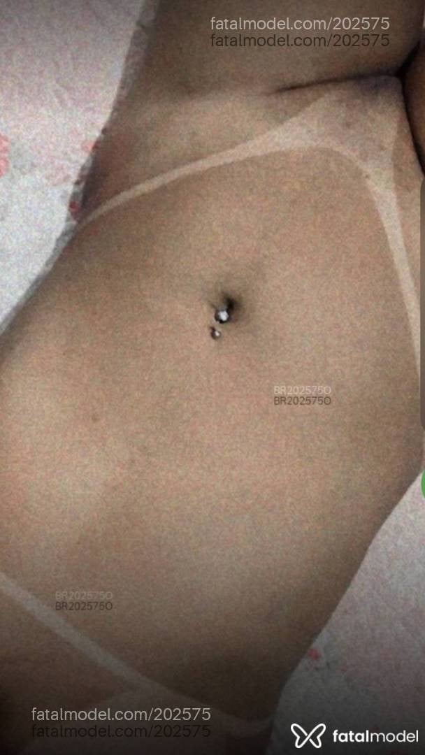 Acompanhante mulher morena (o) de olhos pretos em Catalão - Camila Queiroz