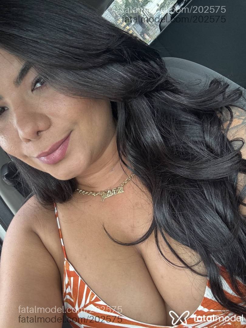 Acompanhante mulher morena (o) de olhos pretos em Catalão - Camila Queiroz