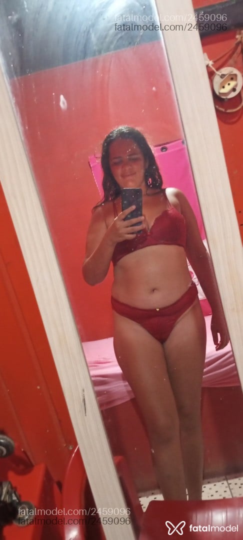 Acompanhante mulher morena (o) de olhos pretos em Marcelândia - Elaine