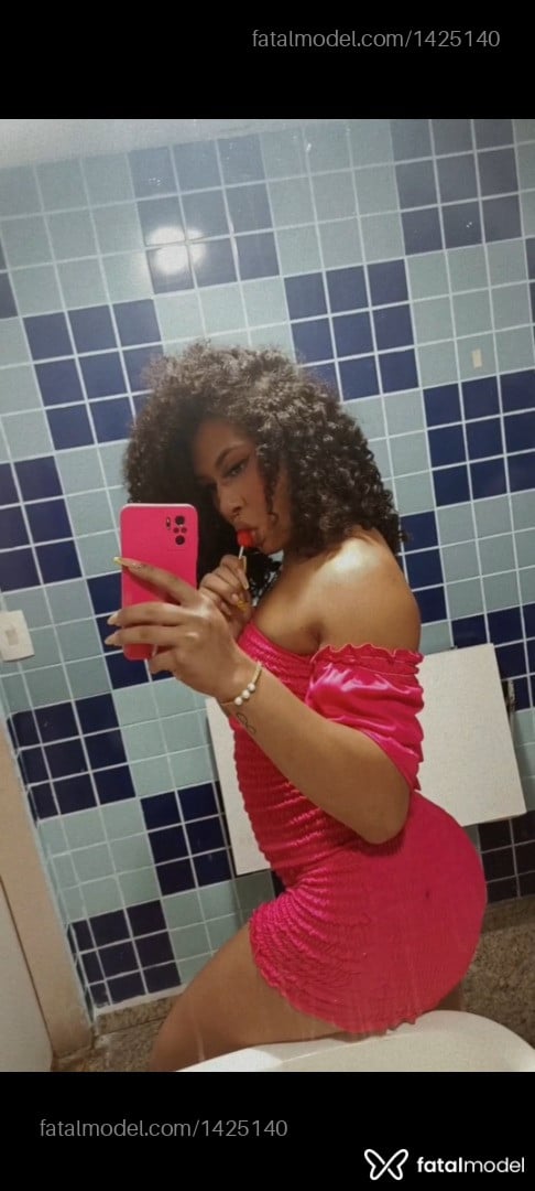 Acompanhante mulher trans com cabelo castanho de olhos castanhos em Osasco Acompanhante mulher trans com cabelo castanho de olhos castanhos em Osasco - Sophya