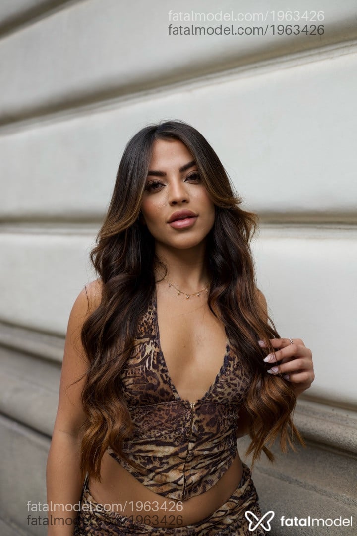 Acompanhante mulher com cabelo castanho de olhos castanhos em São Paulo - Jade Miller