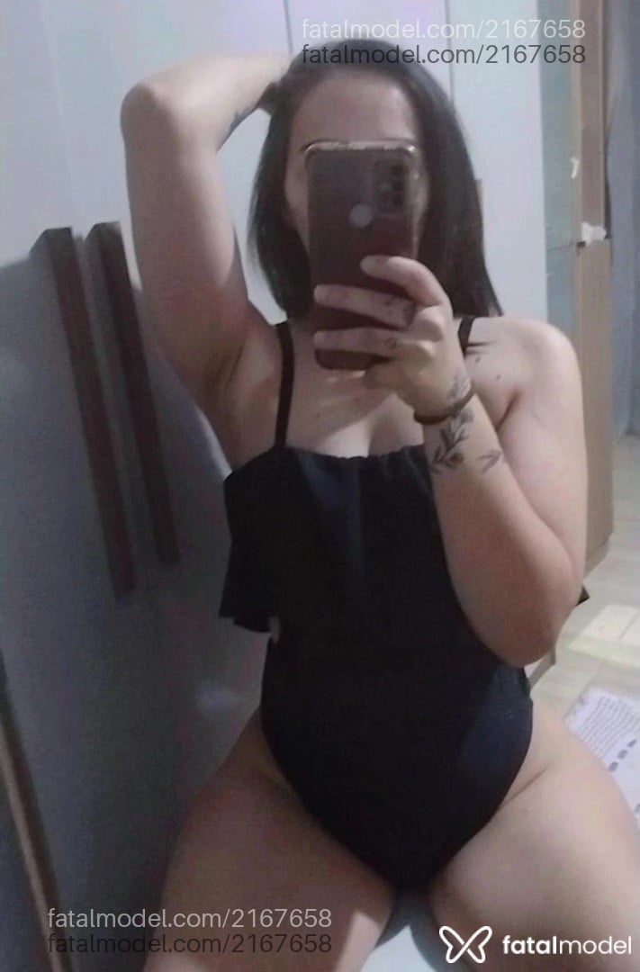 Acompanhante mulher com cabelo castanho de olhos verdes em Novo Hamburgo - Nicole