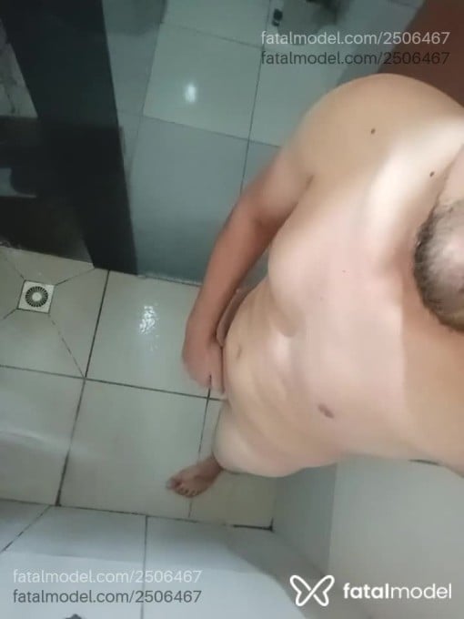 Acompanhante homem com cabelo castanho de olhos castanhos em Virtual Acompanhante homem com cabelo castanho de olhos castanhos em Virtual - Henrique