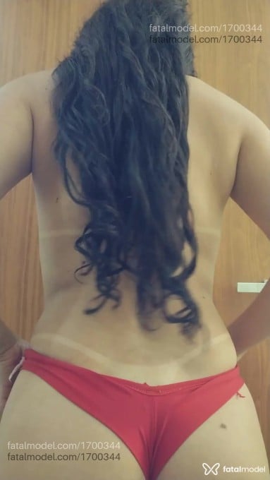 Acompanhante mulher com cabelo colorido de olhos castanhos em Araxá Acompanhante mulher com cabelo colorido de olhos castanhos em Araxá - Melhormassagista
