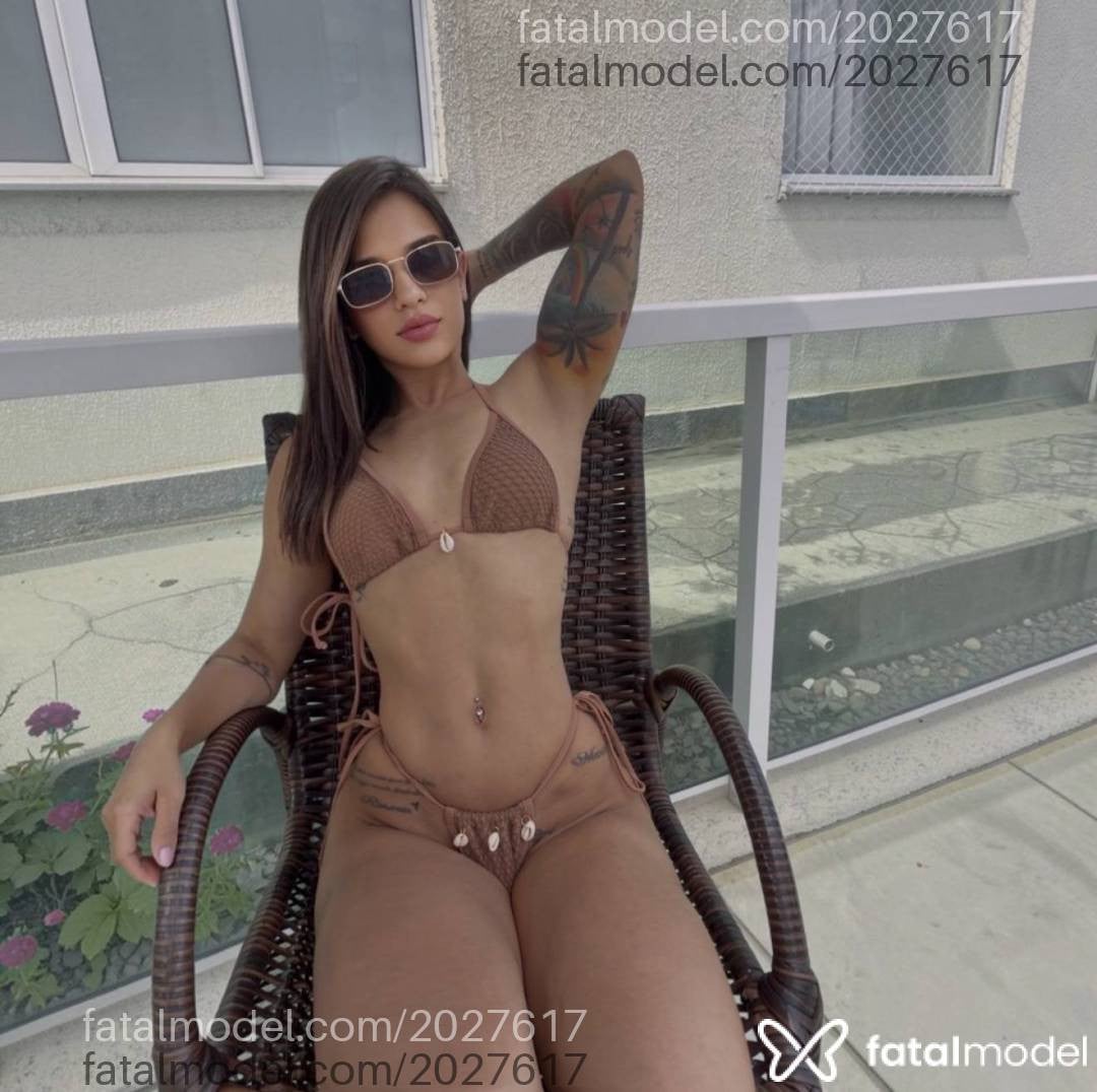 Acompanhante mulher com cabelo castanho de olhos castanhos - Maria Alice