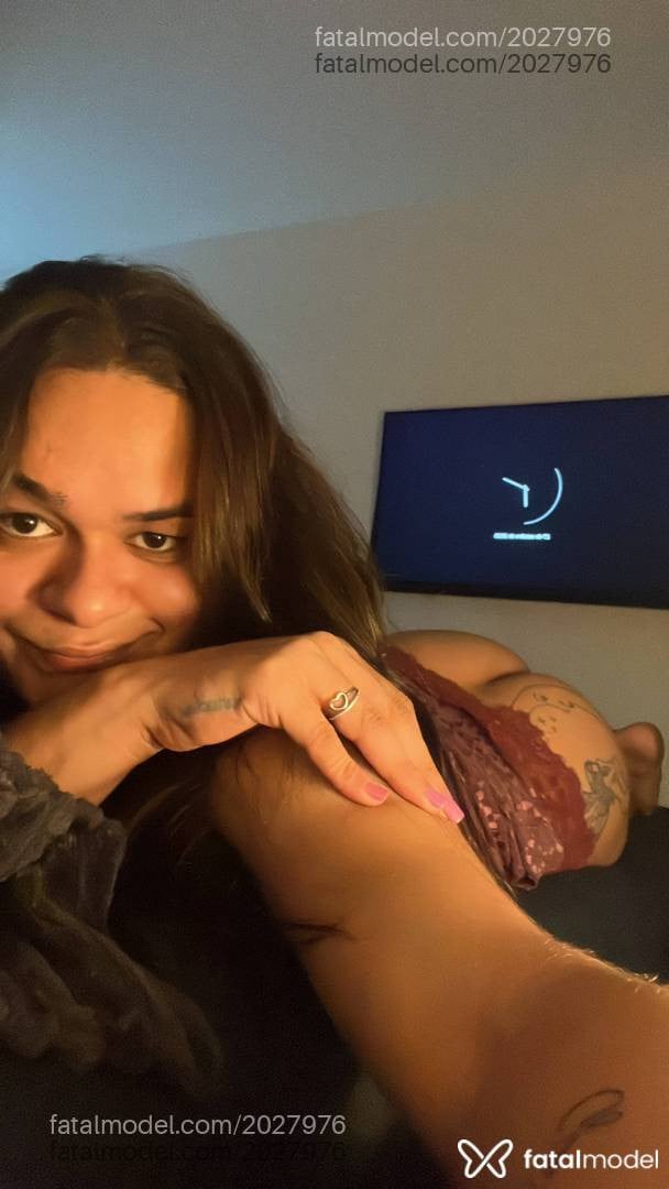 Acompanhante mulher trans morena (o) de olhos castanhos - Ksl