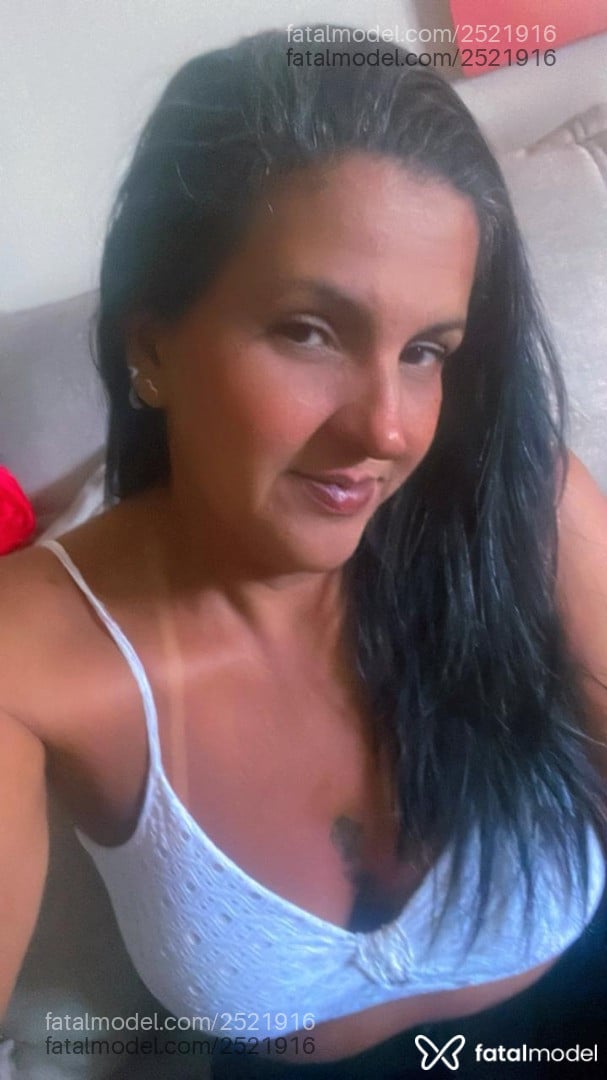 Acompanhante mulher morena (o) de olhos pretos em Virtual Acompanhante mulher morena (o) de olhos pretos em Virtual - Ikimle