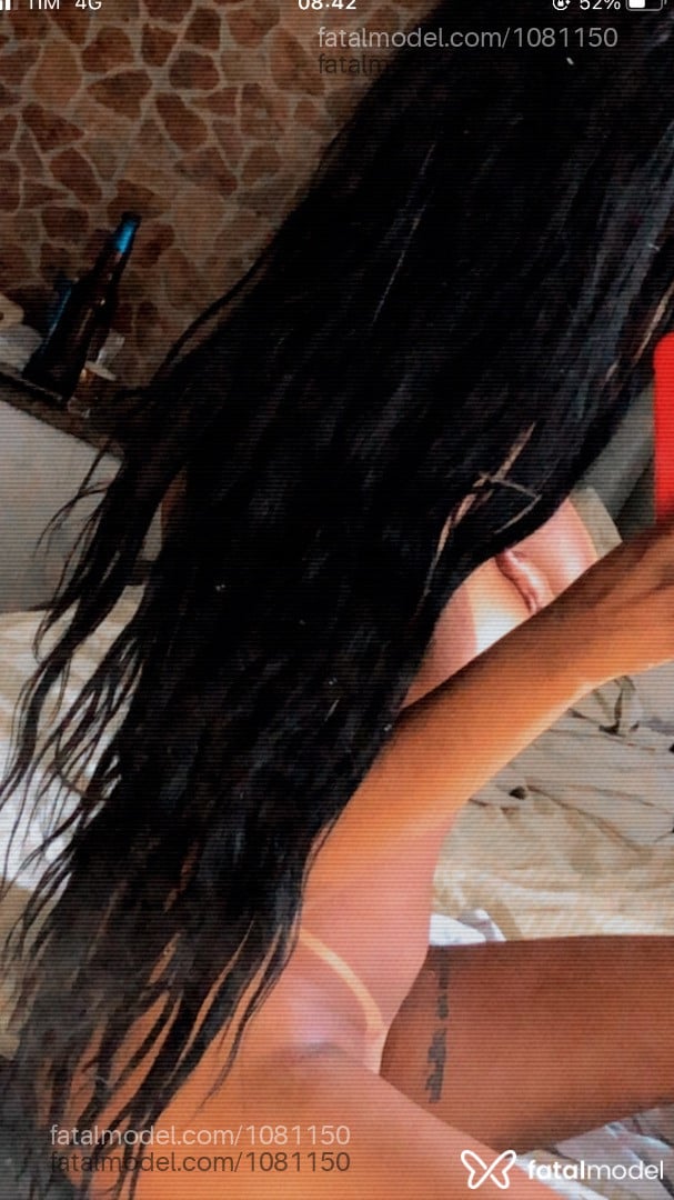 Acompanhante mulher morena (o) de olhos pretos - Esmeralda