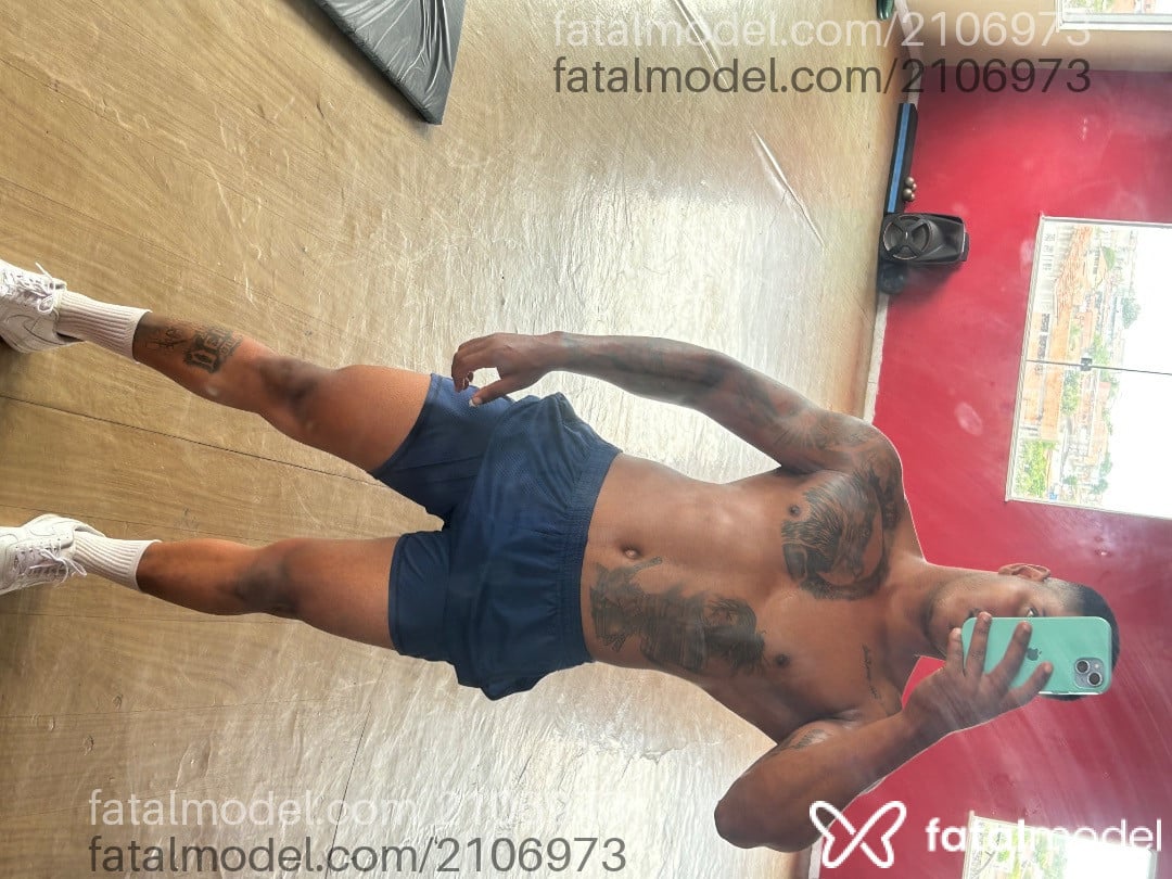 Acompanhante homem morena (o) de olhos castanhos em Camaçari Acompanhante homem morena (o) de olhos castanhos em Camaçari - Moreninho Baiano