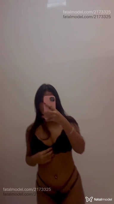 Acompanhante mulher com cabelo castanho de olhos castanhos em Jundiaí - Lua