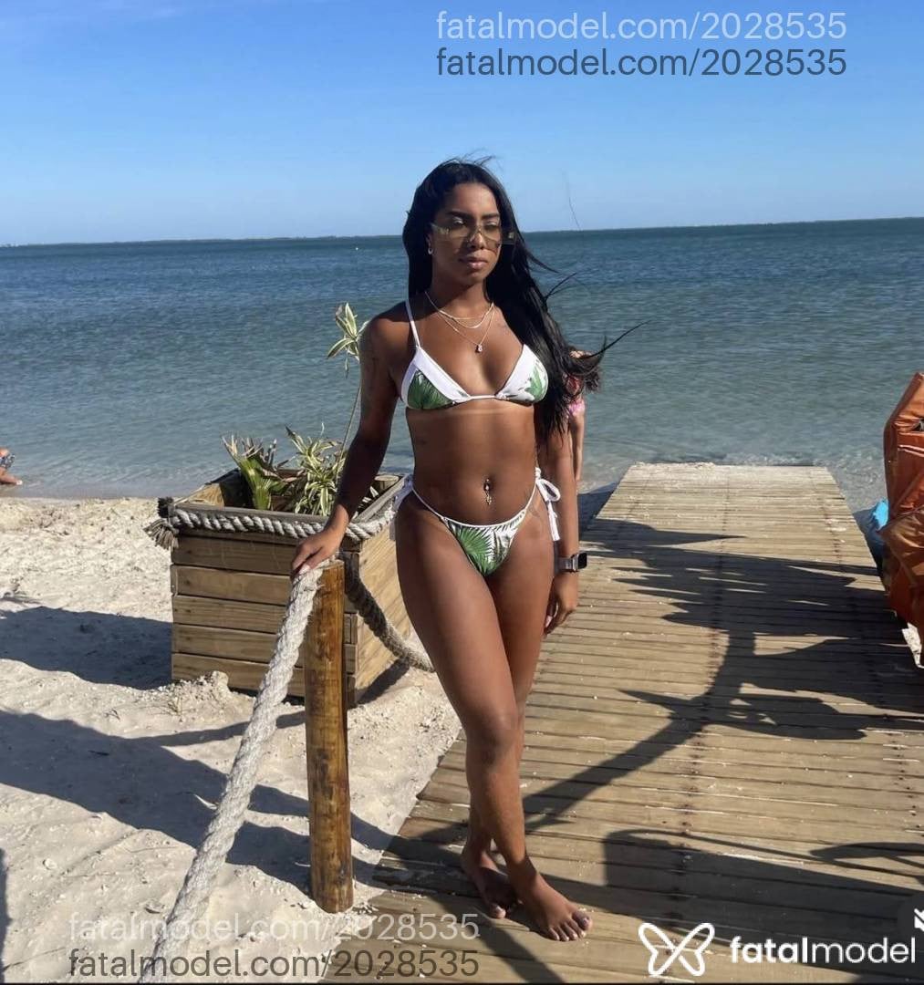 Acompanhante mulher com cabelo castanho de olhos pretos em Santa Rosa - Yasmin
