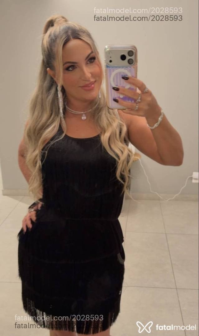 Acompanhante mulher loira (o) de olhos mel - Joana Brasão