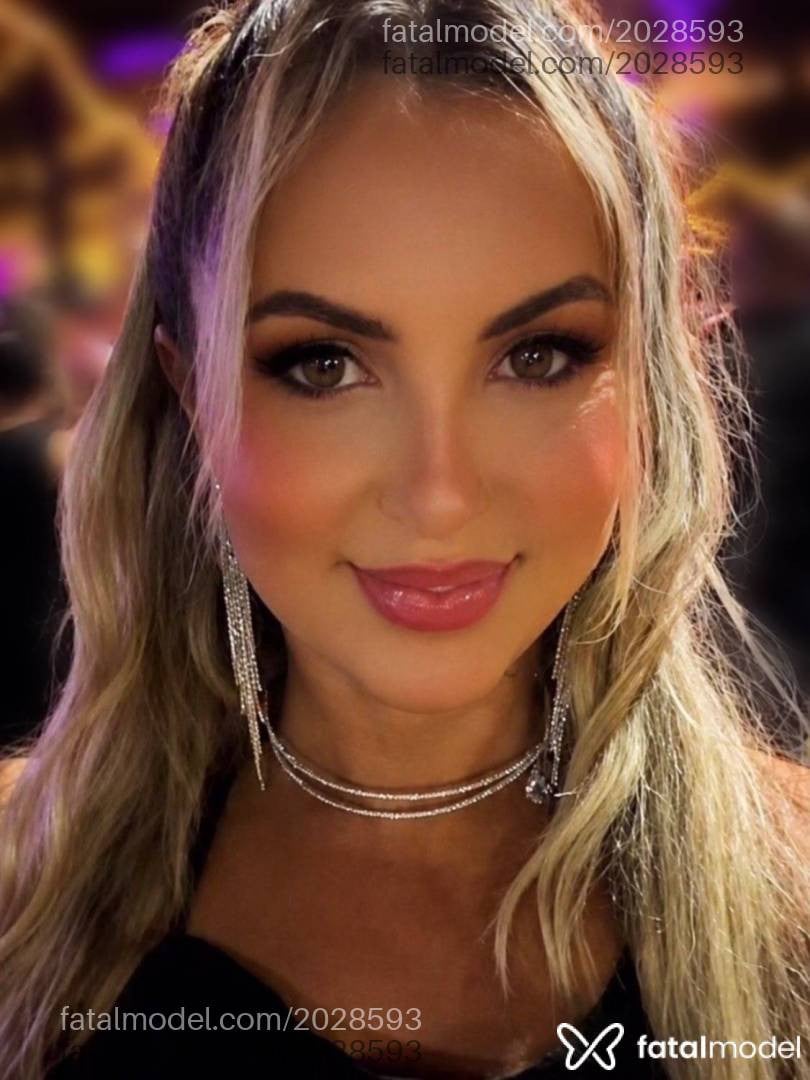 Acompanhante mulher loira (o) de olhos mel - Joana Brasão