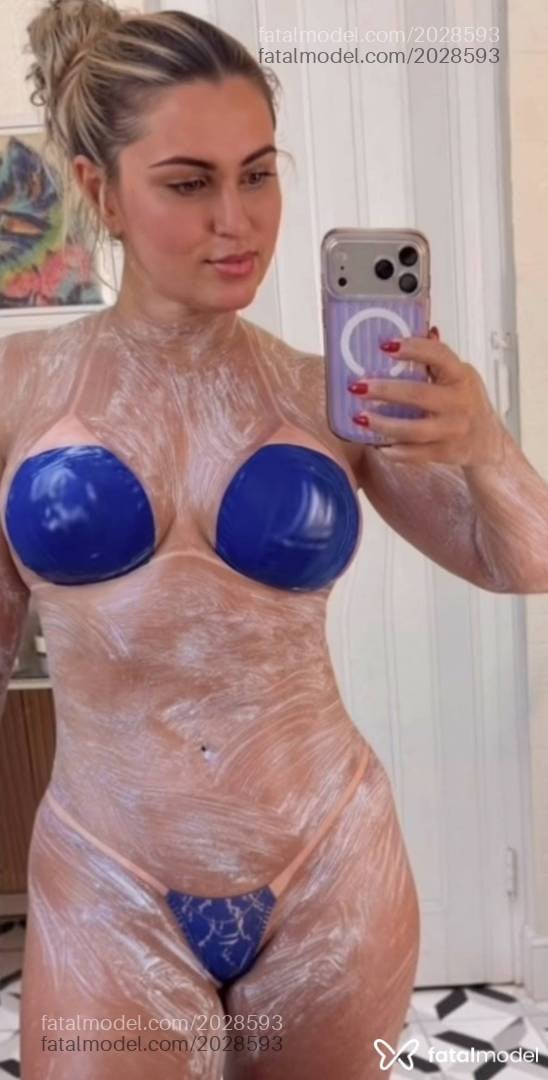 Acompanhante mulher loira (o) de olhos mel - Joana Brasão