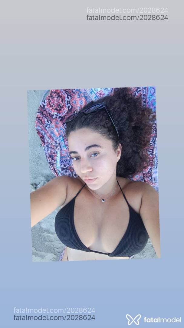 Acompanhante mulher com cabelo castanho de olhos castanhos em Uberaba - Yasmin