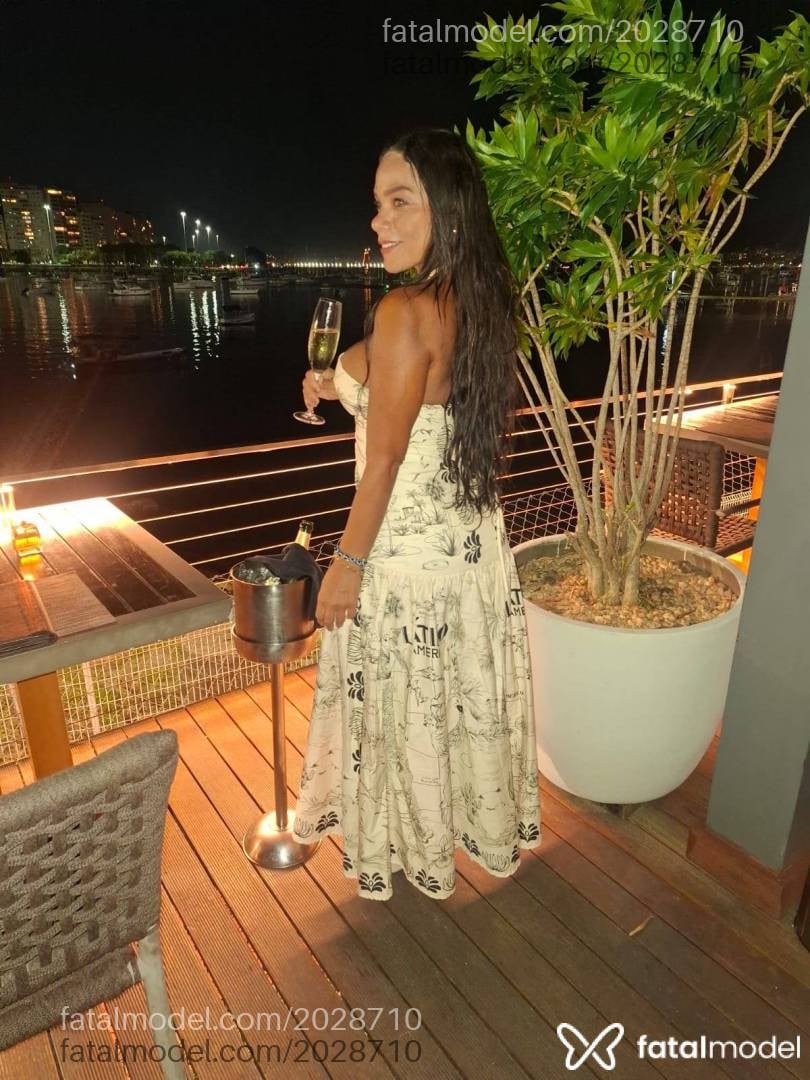 Acompanhante mulher morena (o) de olhos verdes em São José do Rio Preto - Elena Diaz
