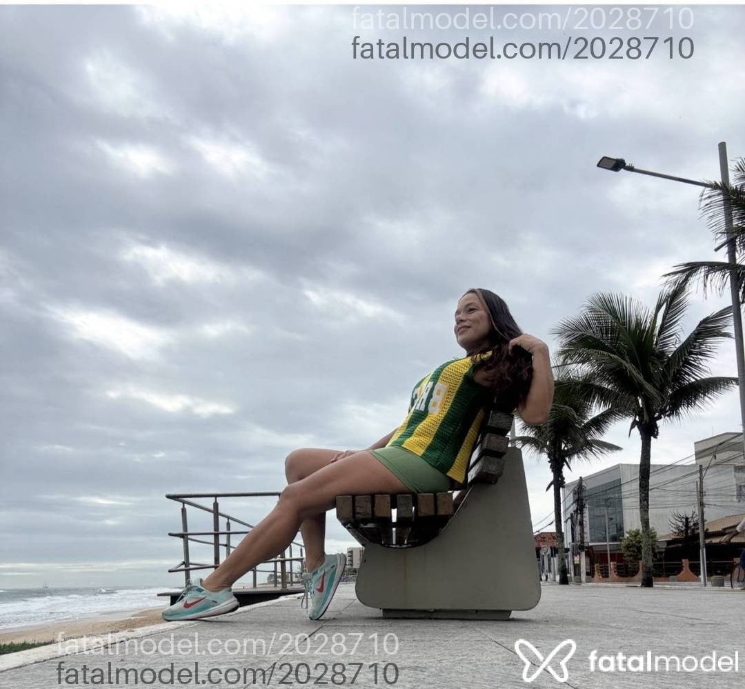 Acompanhante mulher morena (o) de olhos verdes - Elena Diaz