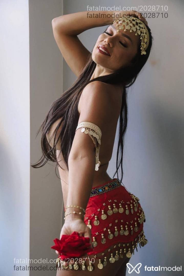 Acompanhante mulher morena (o) de olhos verdes - Elena Diaz