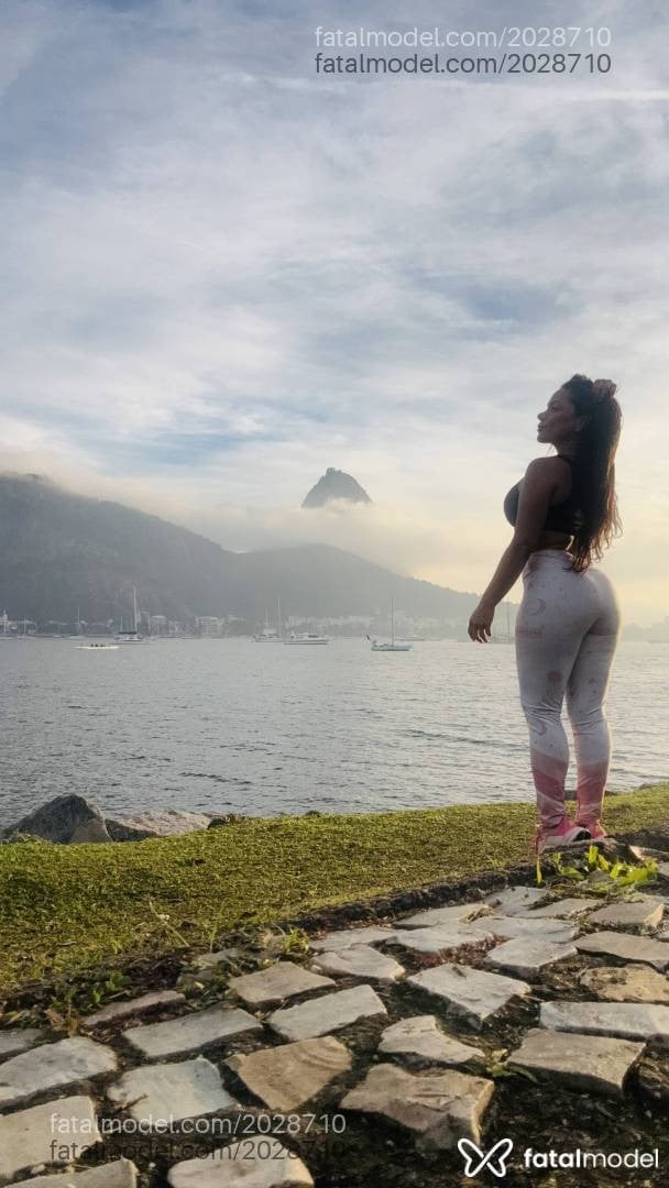 Acompanhante mulher morena (o) de olhos verdes em São José do Rio Preto - Elena Diaz