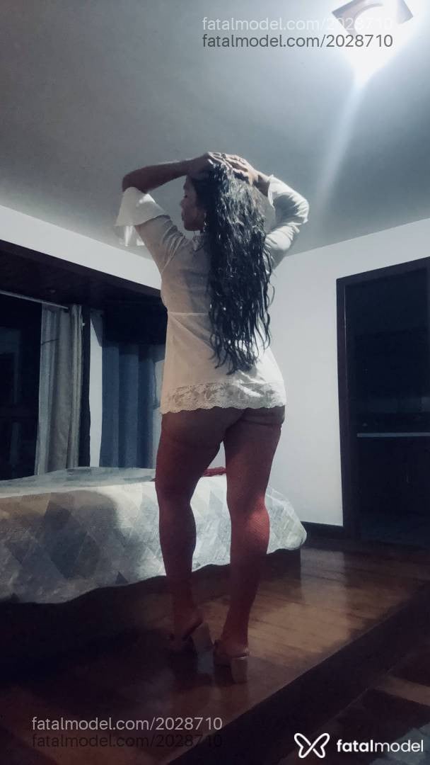 Acompanhante mulher morena (o) de olhos verdes - Elena Diaz