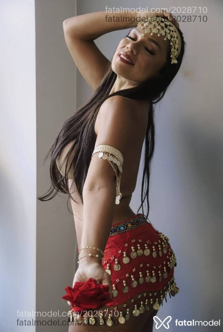 Acompanhante mulher morena (o) de olhos verdes - Elena Diaz