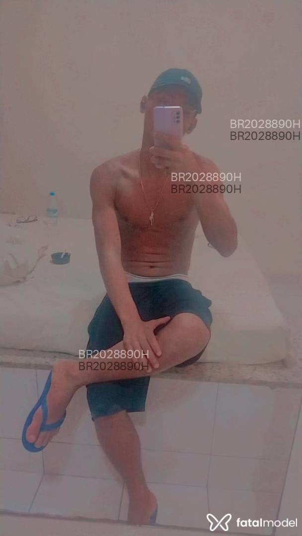 Acompanhante homem morena (o) de olhos castanhos em Rio de Janeiro - PutãoRj