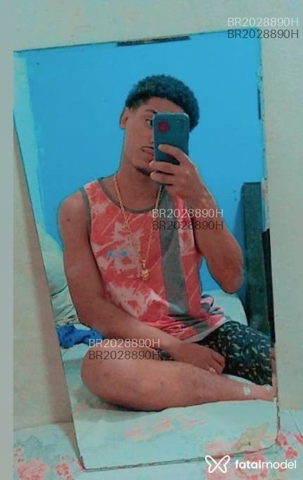 Acompanhante homem morena (o) de olhos castanhos em Rio de Janeiro - PutãoRj