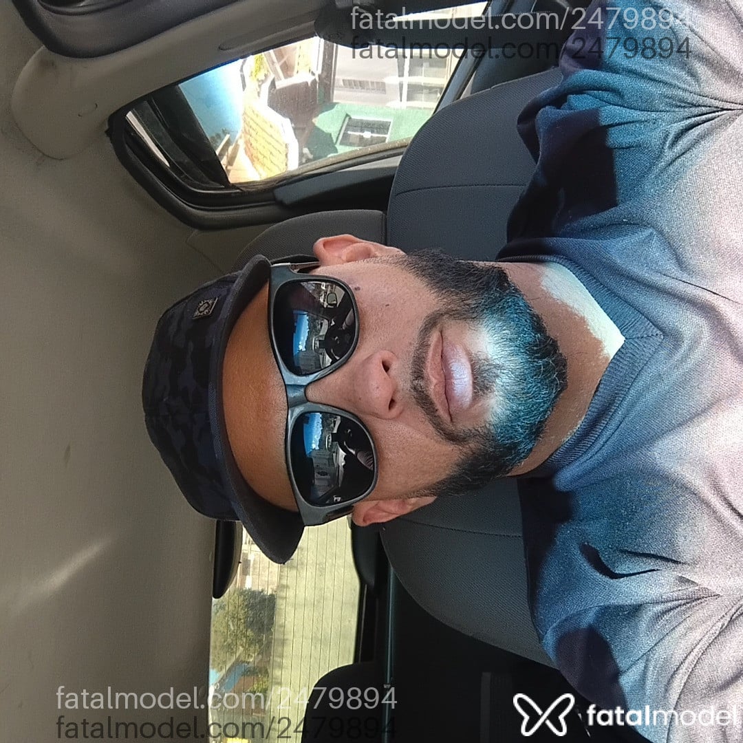 Acompanhante homem com cabelo castanho de olhos castanhos - Rodrigo Digo Acompanhante homem com cabelo castanho de olhos castanhos - Rodrigo Digo