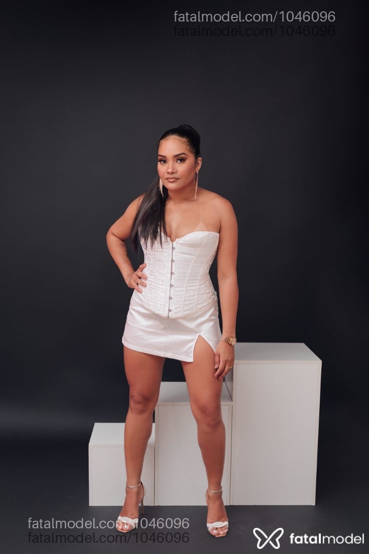 Acompanhante mulher morena (o) de olhos castanhos - Maya Cardoso Acompanhante mulher morena (o) de olhos castanhos - Maya Cardoso
