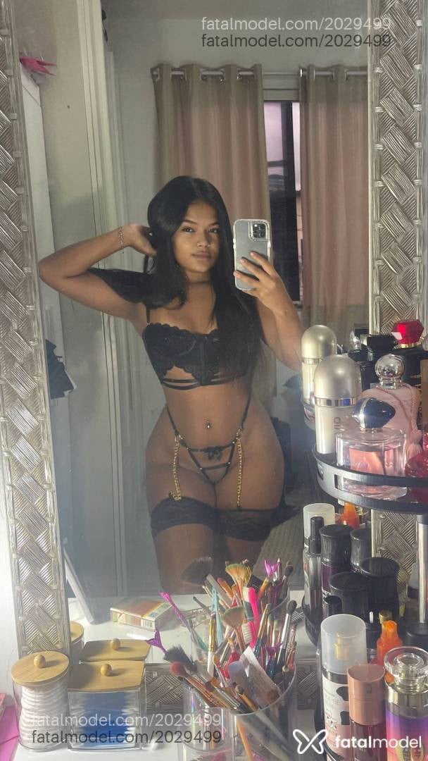 Acompanhante mulher com cabelo castanho de olhos castanhos em Rio de Janeiro - Raissa Silva