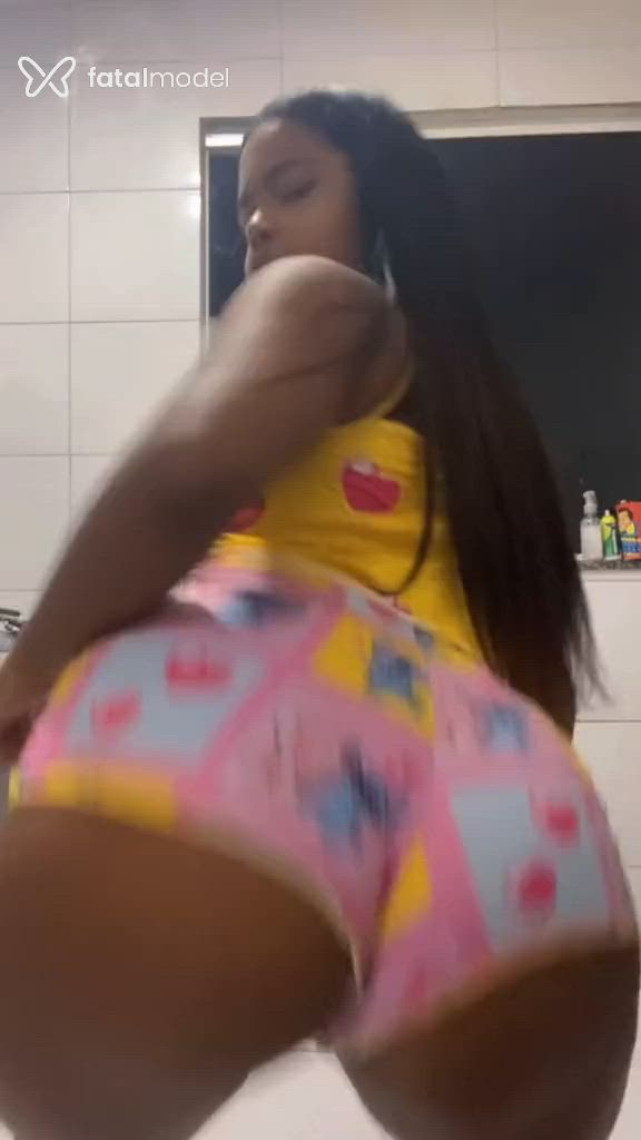 Acompanhante mulher com cabelo castanho de olhos castanhos - Raissa Silva Acompanhante mulher com cabelo castanho de olhos castanhos - Raissa Silva